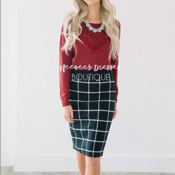 NEW! Chic plaid skirt - Picture 2 of 5